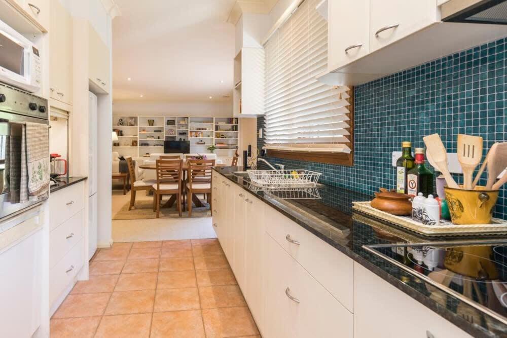 3 Bdrm 2 Bthrm House Close To Cbd & Anu Holiday home *