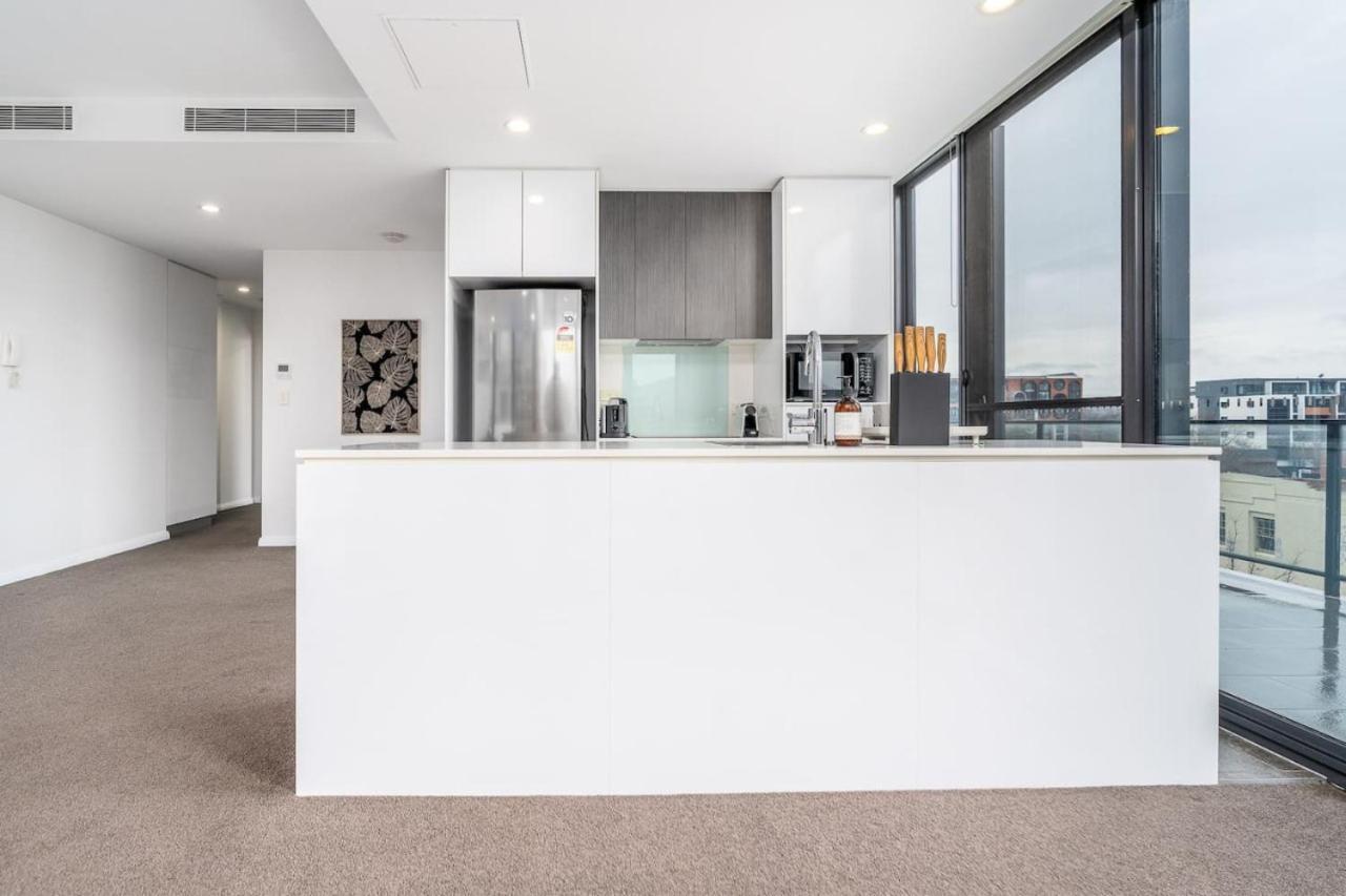 Roomy 2br 2ba City-centre Apartment *