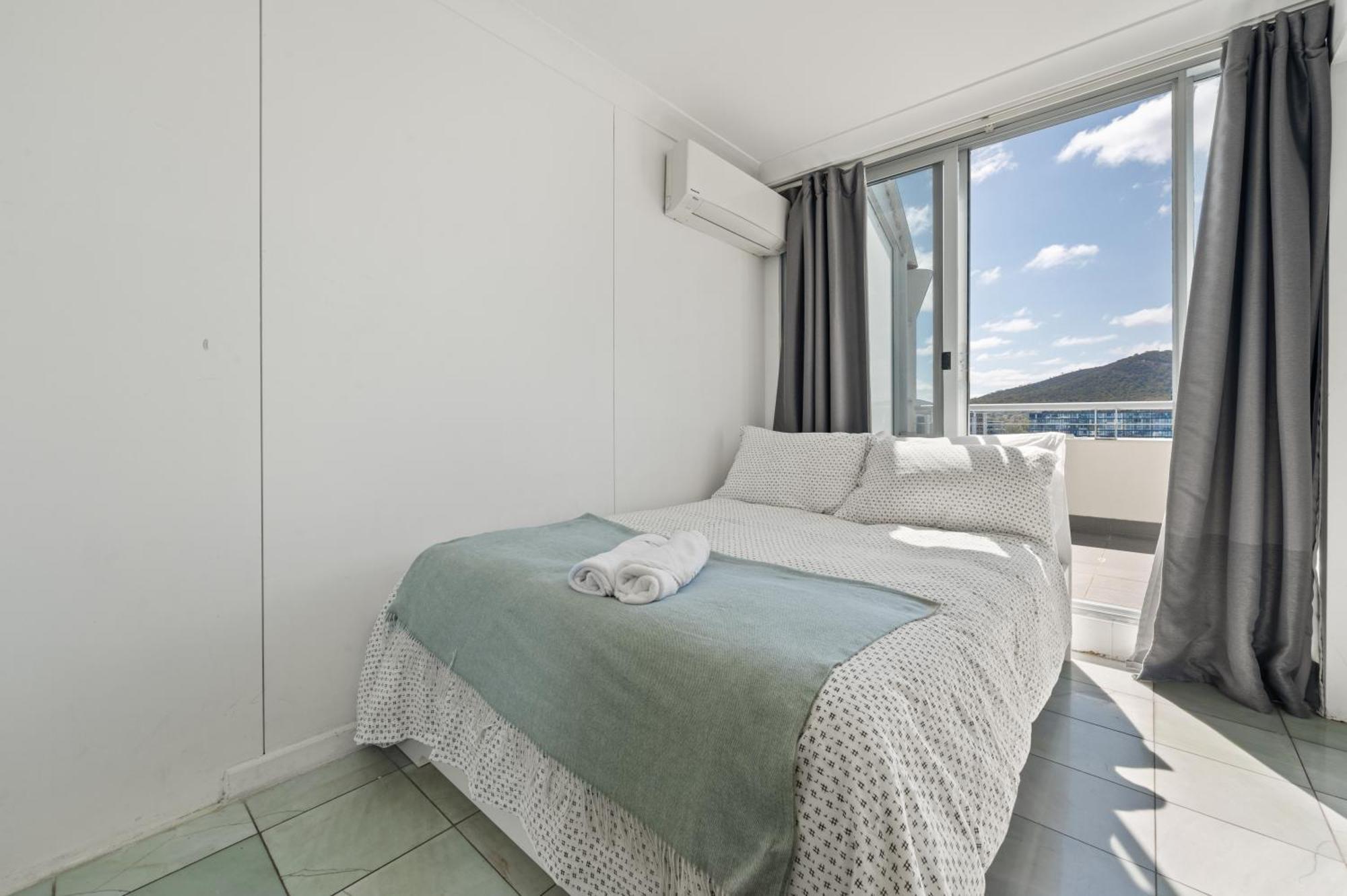 Dana-private In A Shared Duplex -1 * Canberra