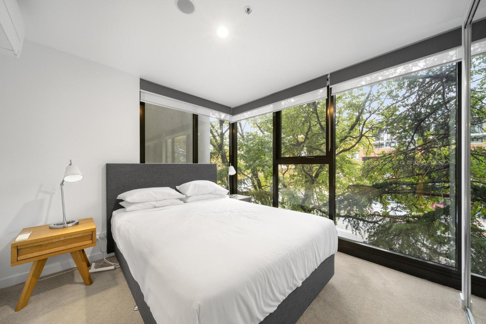 Chic Inner-city 2-bed Abode With Pool Gym & Sauna * Canberra