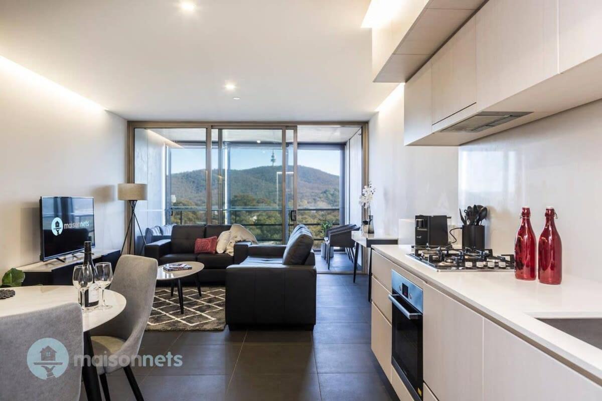 1 Bedroom Apt With Parking Walk To Anu Apartment *