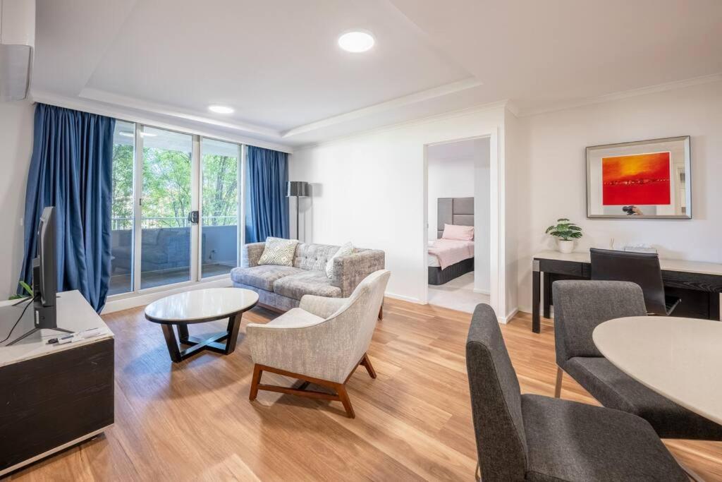 Apartment Serain On Northbourne Ave Canberra  Canberra