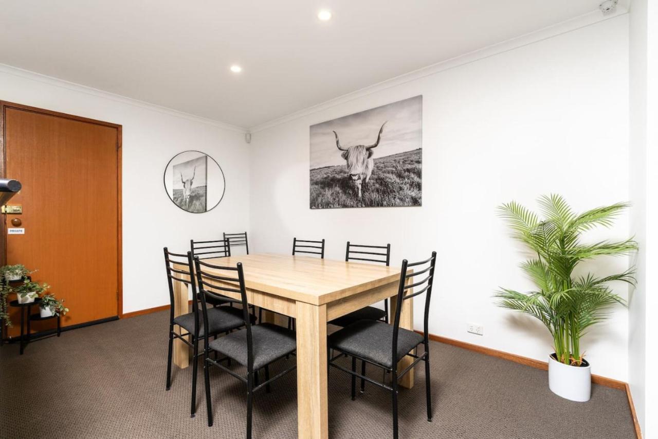 Spacious 2br In Tranquil Leafy Neighborhood *