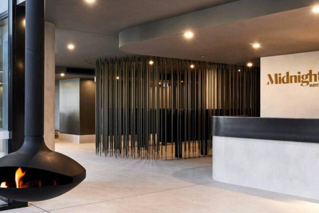 Midnight Luxe 2br 2bath 507 In The Heart Of Braddon L5 Views Pool Sauna Gym Wifi *