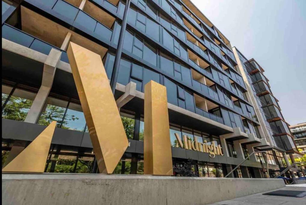 Apartment Midnight Luxe 2br 2bath 507 In The Heart Of Braddon L5 Views Pool Sauna Gym Wifi