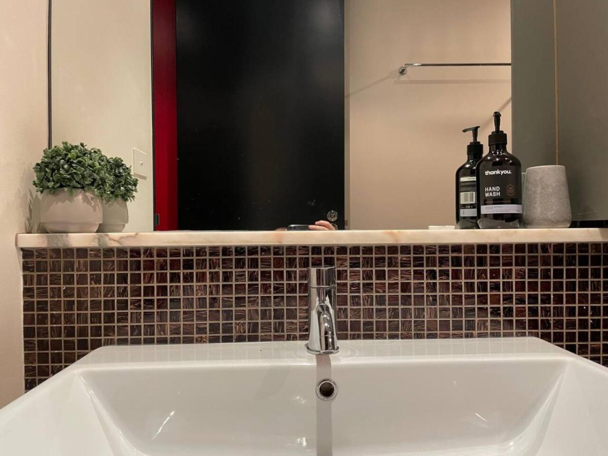 Luxury In Popular Newacton Precinct-city Apartment