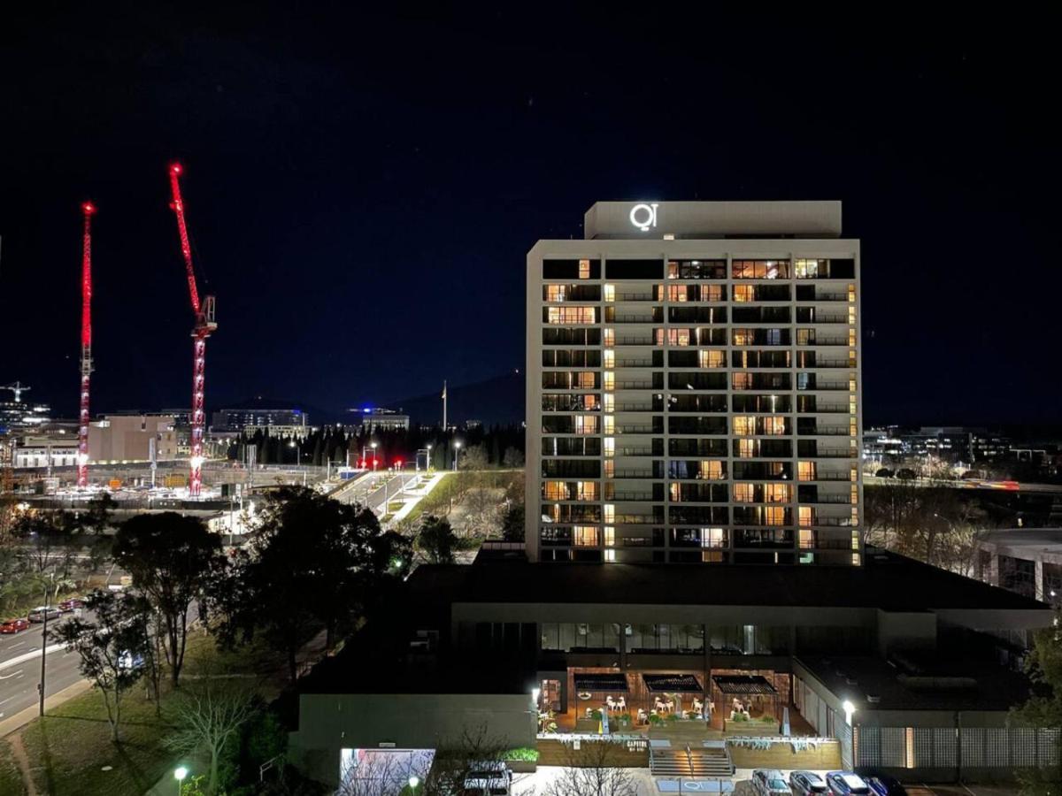 Apartment Luxury In Popular Newacton Precinct-city *