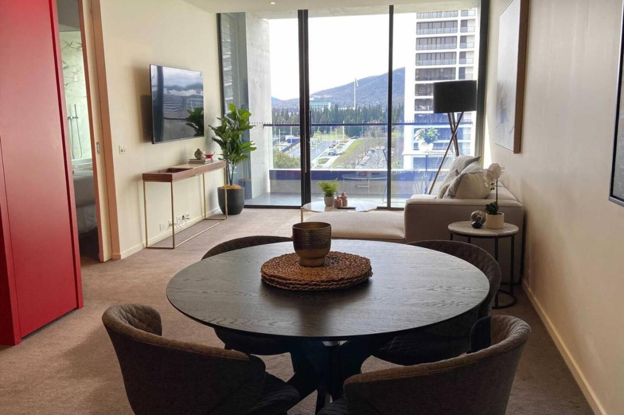 Luxury In Popular Newacton Precinct-city Apartment Canberra