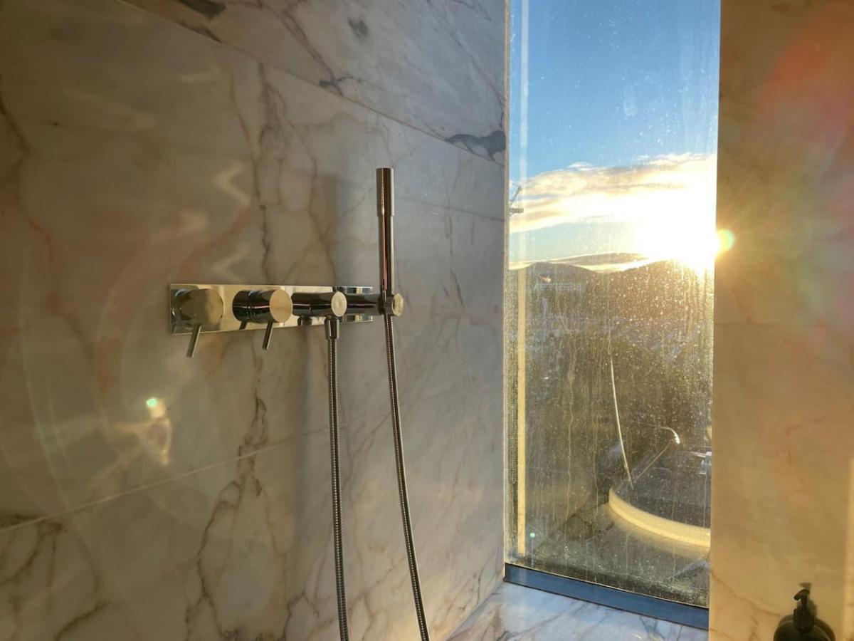 Apartment Luxury In Popular Newacton Precinct-city Canberra