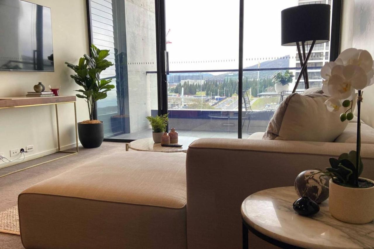 Apartment Luxury In Popular Newacton Precinct-city *