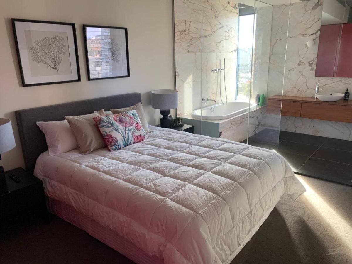 Luxury In Popular Newacton Precinct-city Apartment