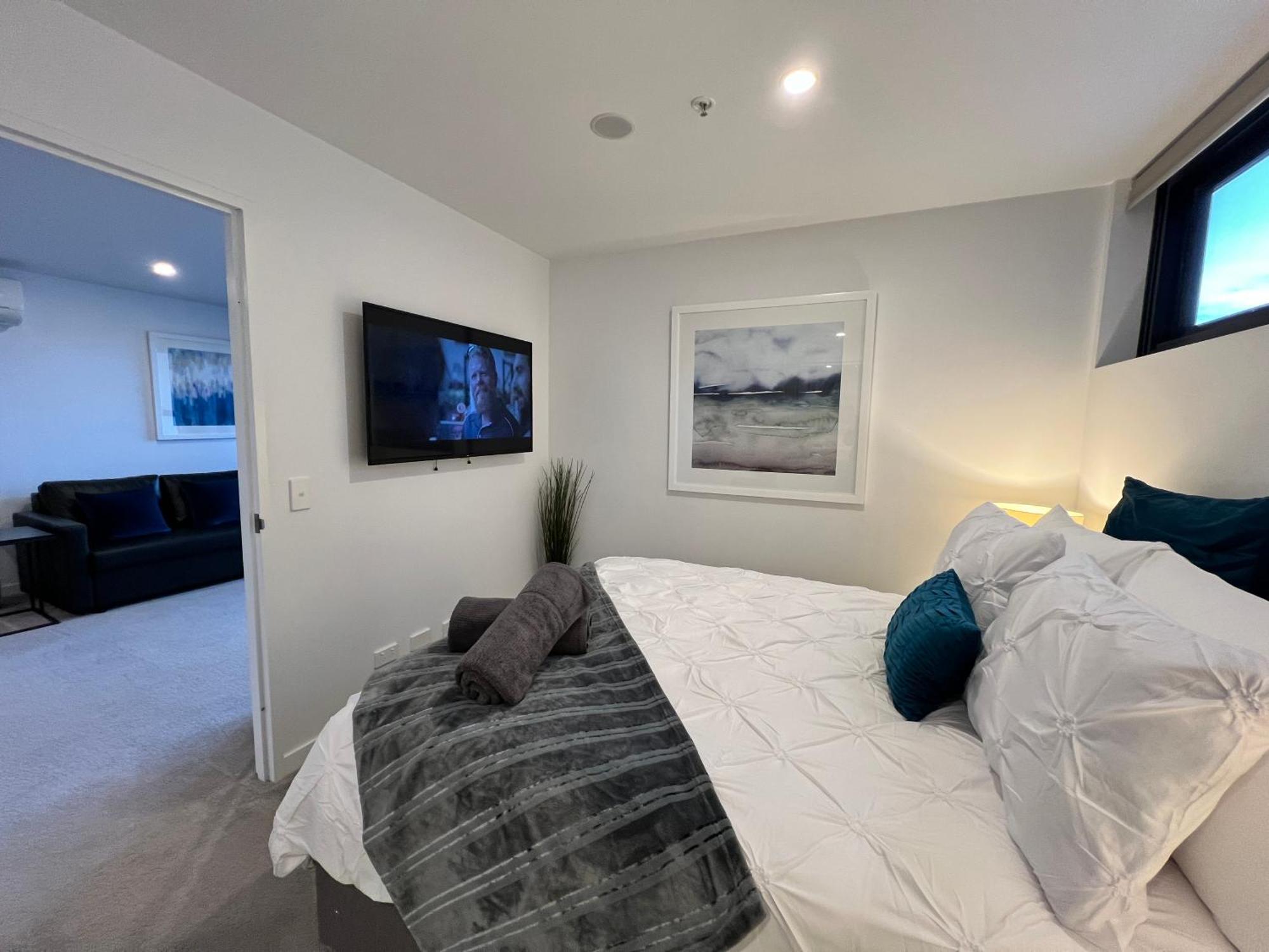 Apartment Midnight Luxe 2br 2bath 507 In The Heart Of Braddon L5 Views Pool Sauna Gym Wifi *