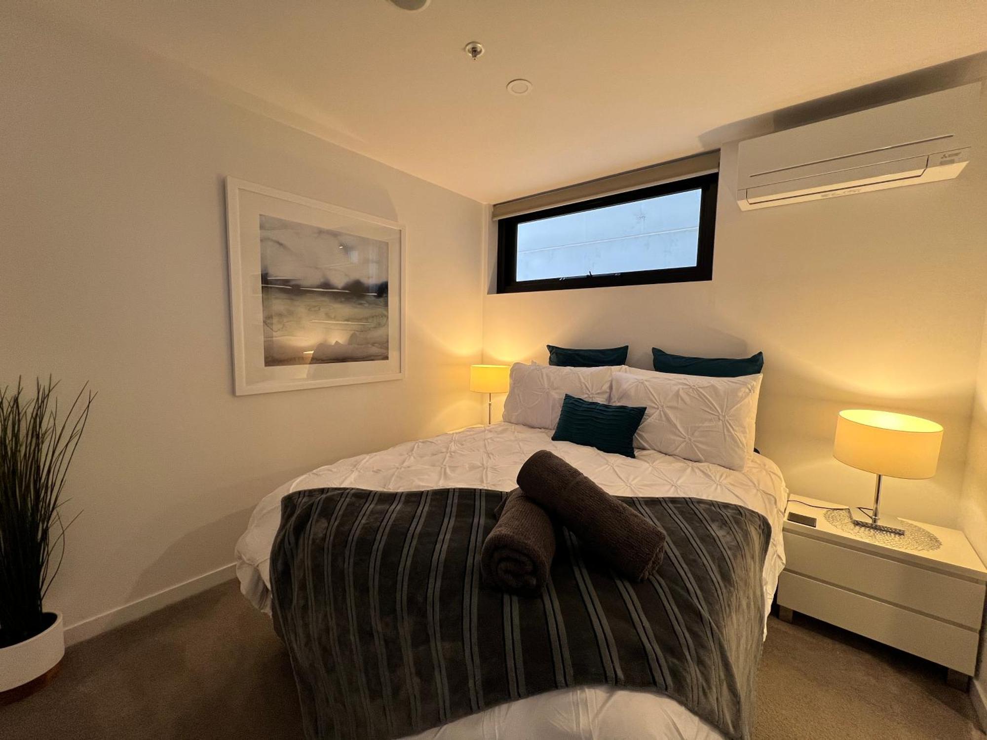 Midnight Luxe 2br 2bath 507 In The Heart Of Braddon L5 Views Pool Sauna Gym Wifi