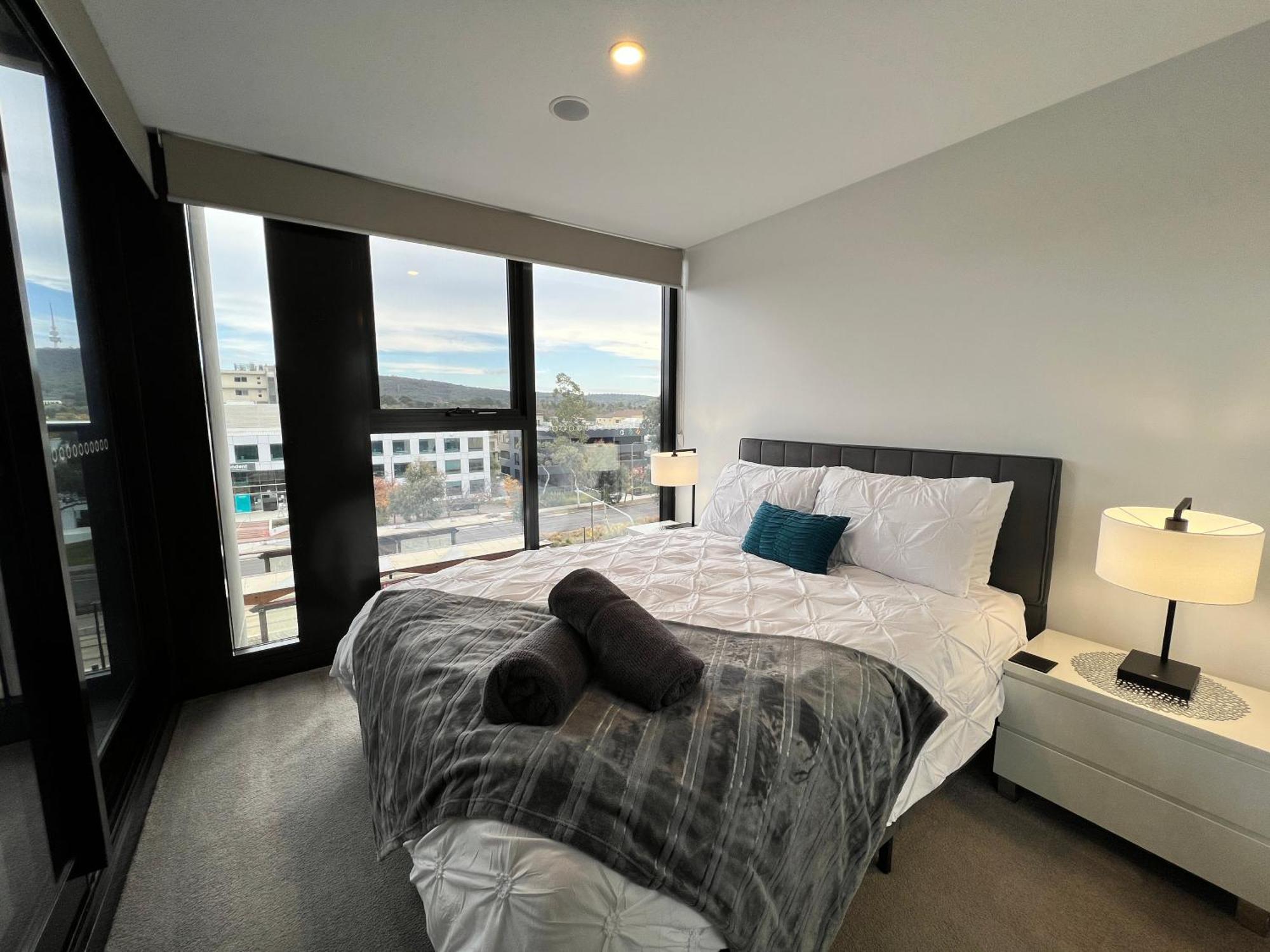 Midnight Luxe 2br 2bath 507 In The Heart Of Braddon L5 Views Pool Sauna Gym Wifi Apartment *
