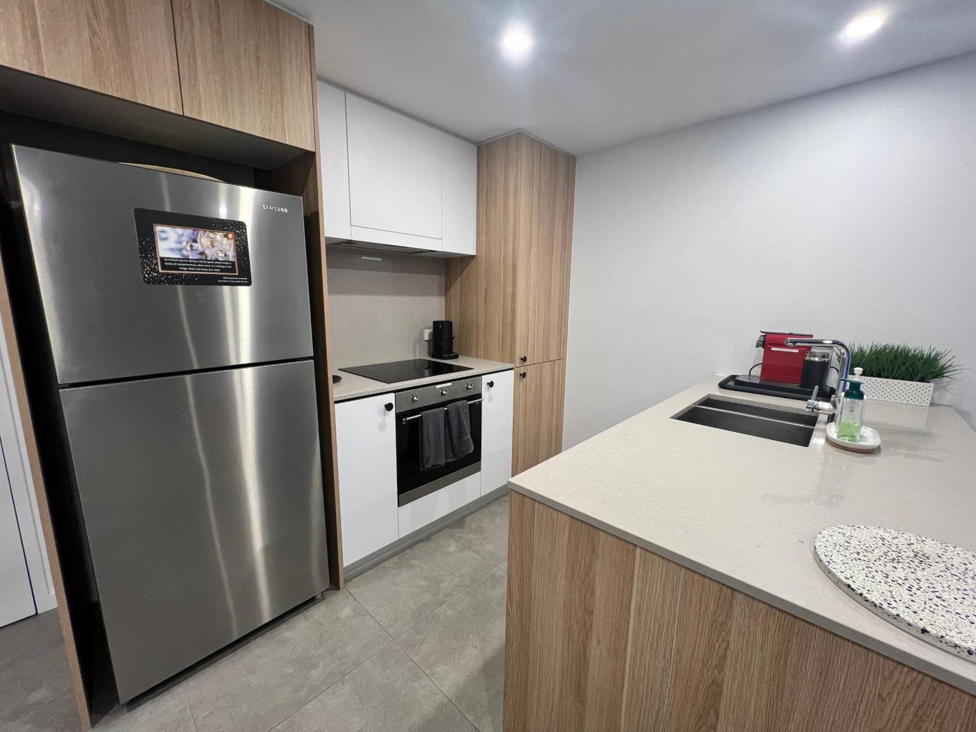 Midnight Luxe 2br 2bath 507 In The Heart Of Braddon L5 Views Pool Sauna Gym Wifi