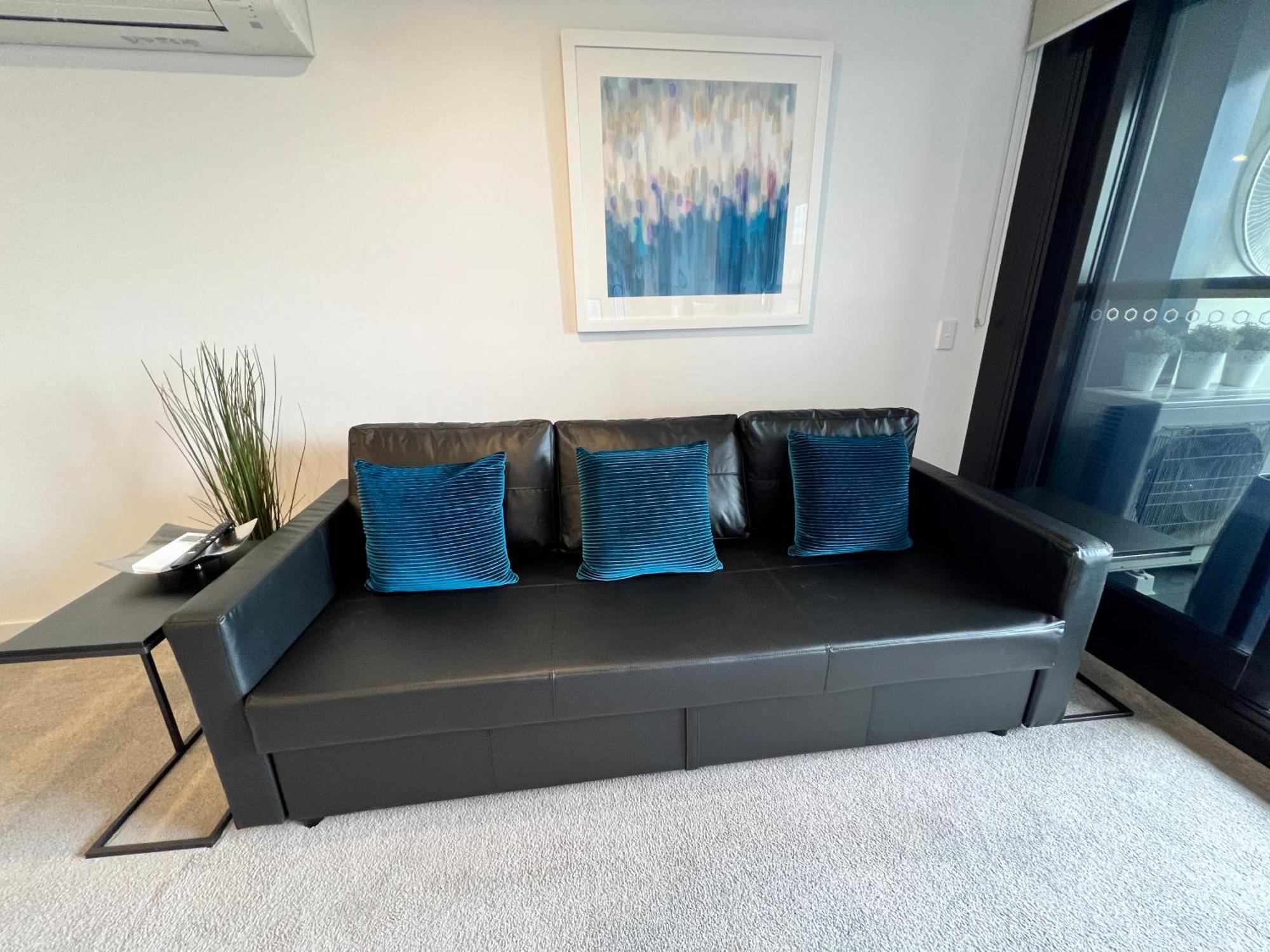 Midnight Luxe 2br 2bath 507 In The Heart Of Braddon L5 Views Pool Sauna Gym Wifi Apartment *