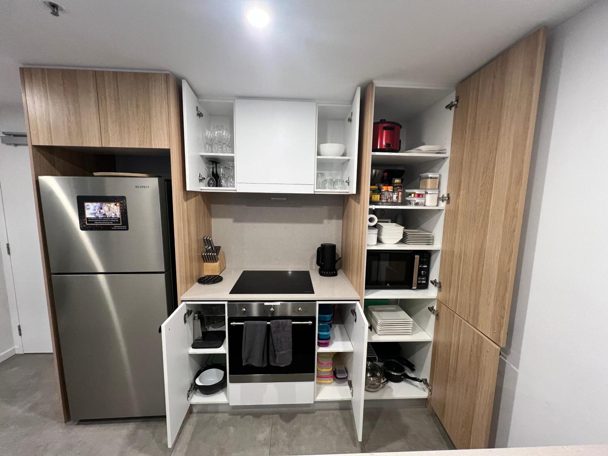 Midnight Luxe 2br 2bath 507 In The Heart Of Braddon L5 Views Pool Sauna Gym Wifi Canberra