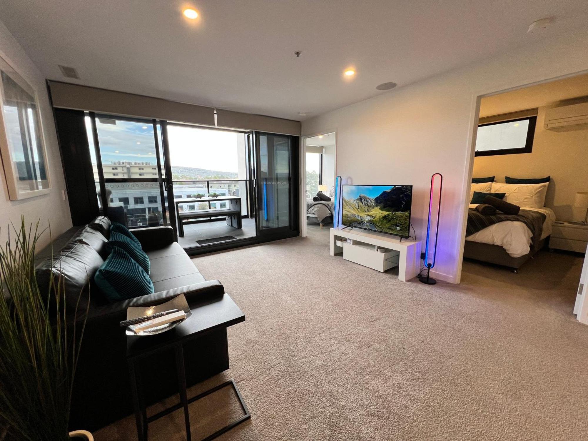 Midnight Luxe 2br 2bath 507 In The Heart Of Braddon L5 Views Pool Sauna Gym Wifi Apartment *