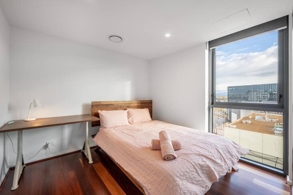 Apartamento Two Bedroom Apt In Heart Of With Parking *