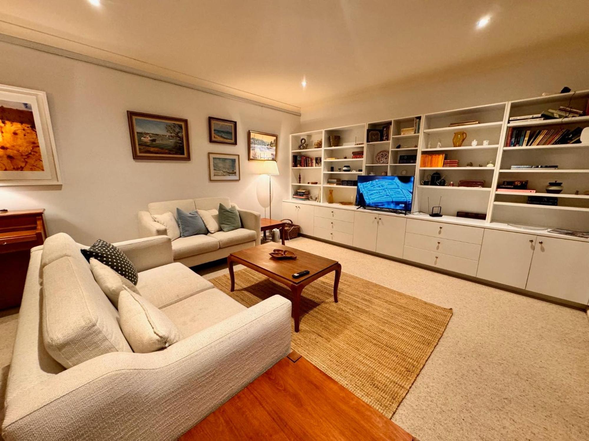 3 Bdrm 2 Bthrm House Close To Cbd & Anu