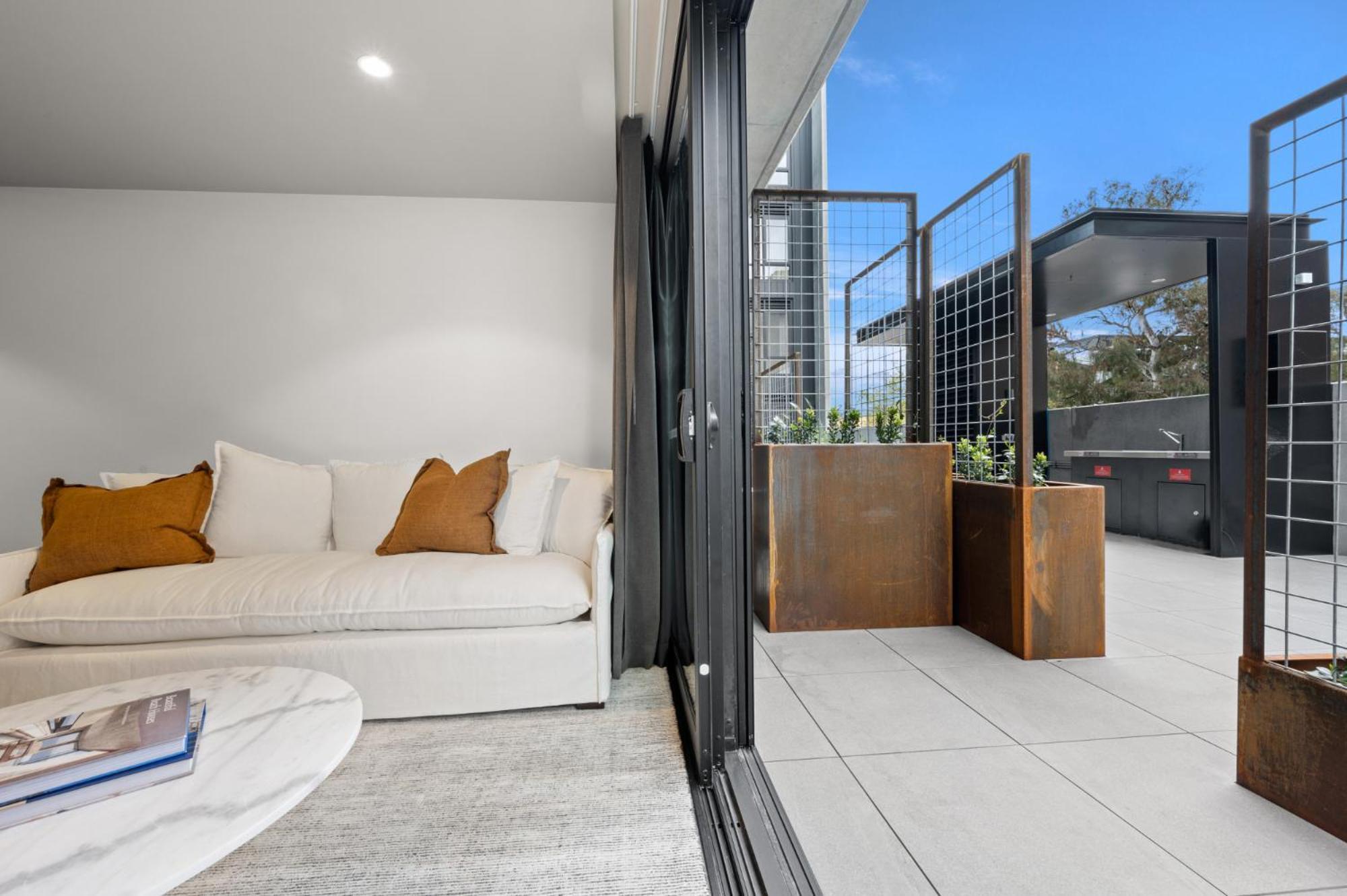 Apartment Sophisticated Inner-city 2-bed With Outdoor Dining Canberra