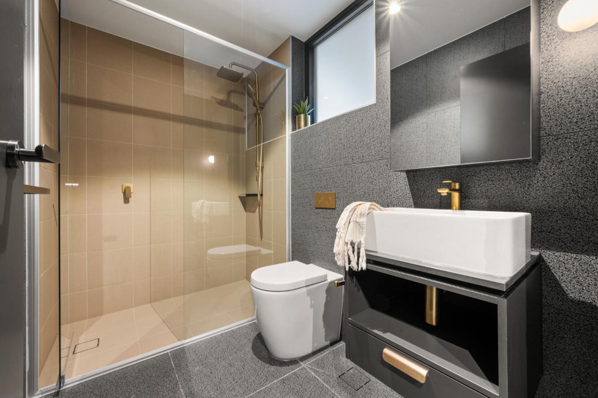 Sophisticated Inner-city 2-bed With Outdoor Dining * Camberra