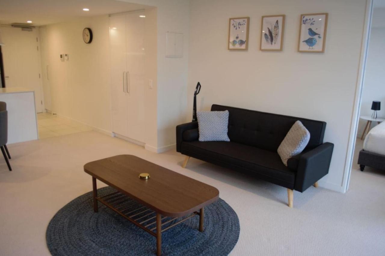 Apartment Homely Modern By Between And Russell