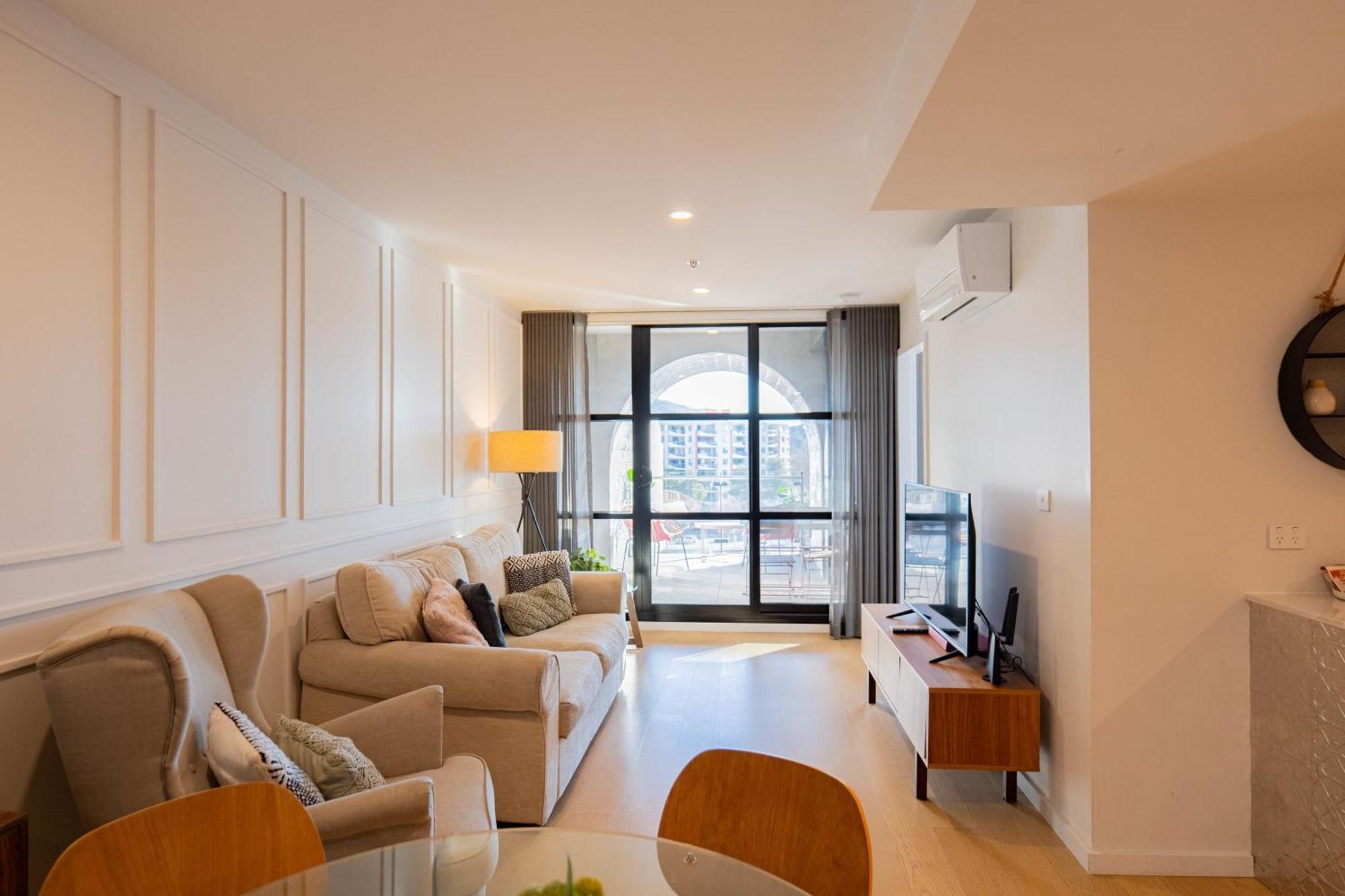 2 Bedroom 2 Bath 1 Car On Lonsdale Street Apartment Canberra