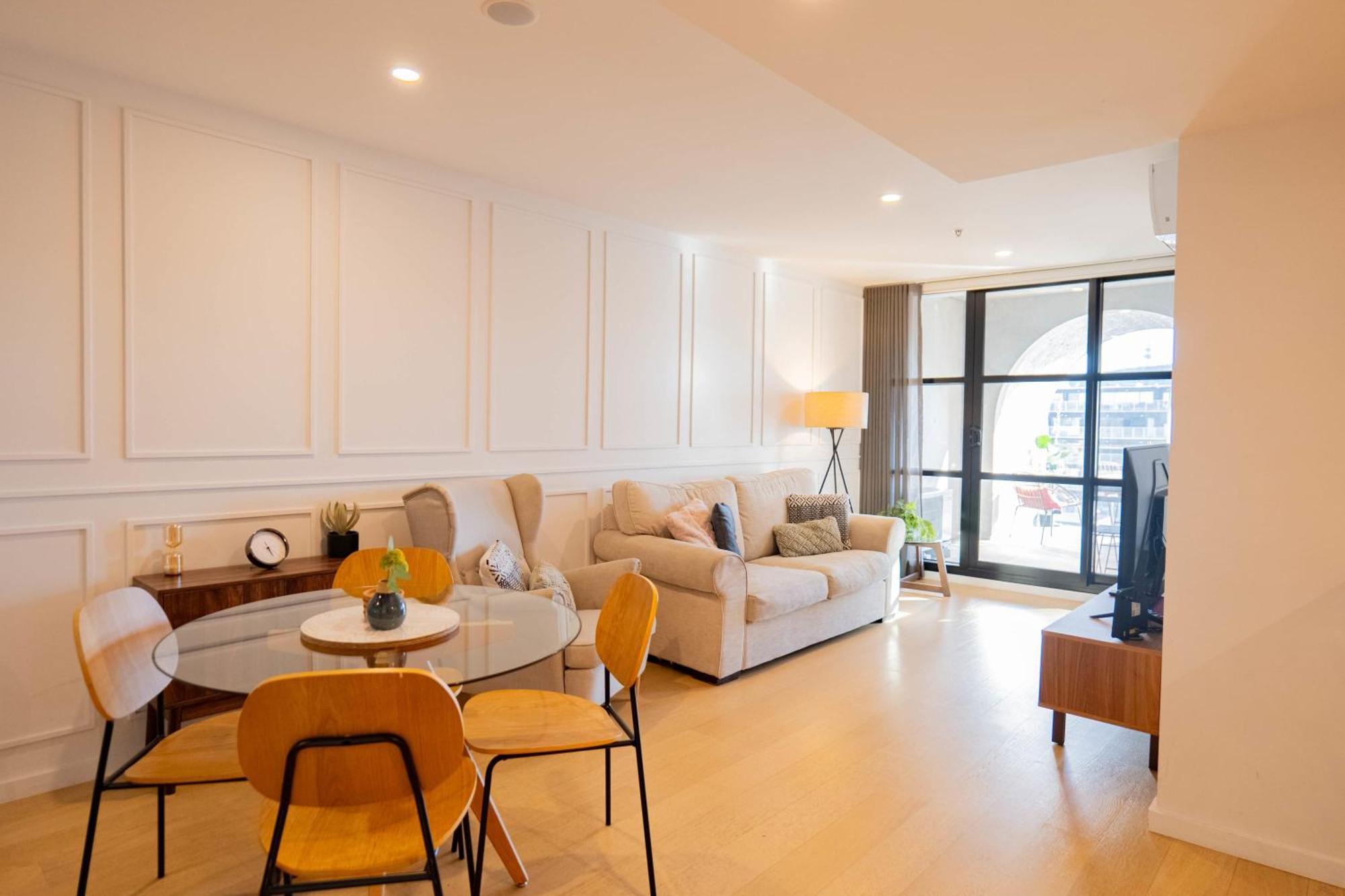 Apartment 2 Bedroom 2 Bath 1 Car On Lonsdale Street Canberra