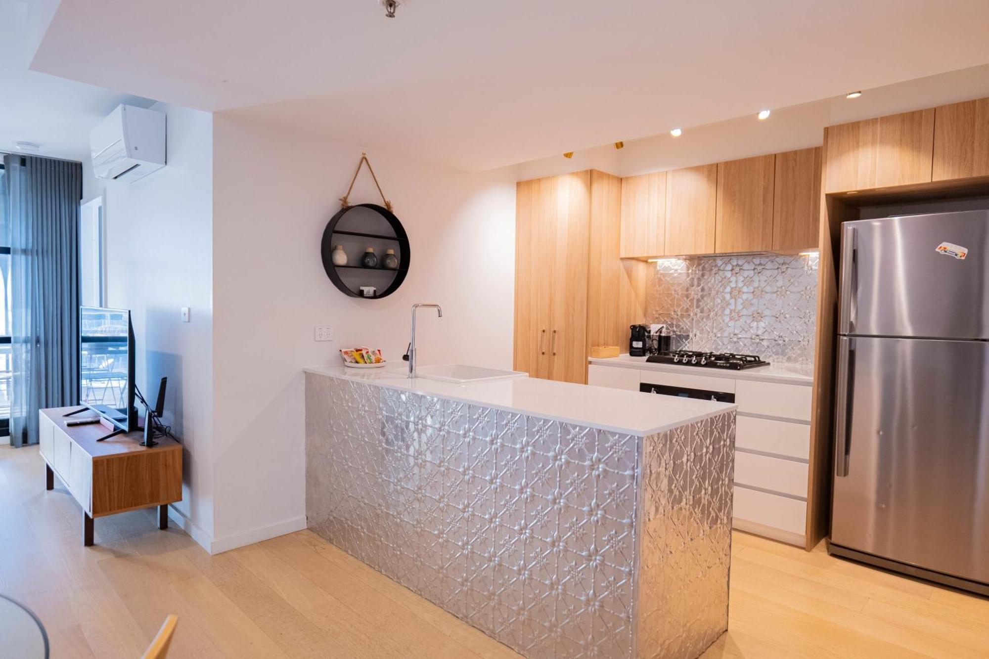 Apartment 2 Bedroom 2 Bath 1 Car On Lonsdale Street Canberra