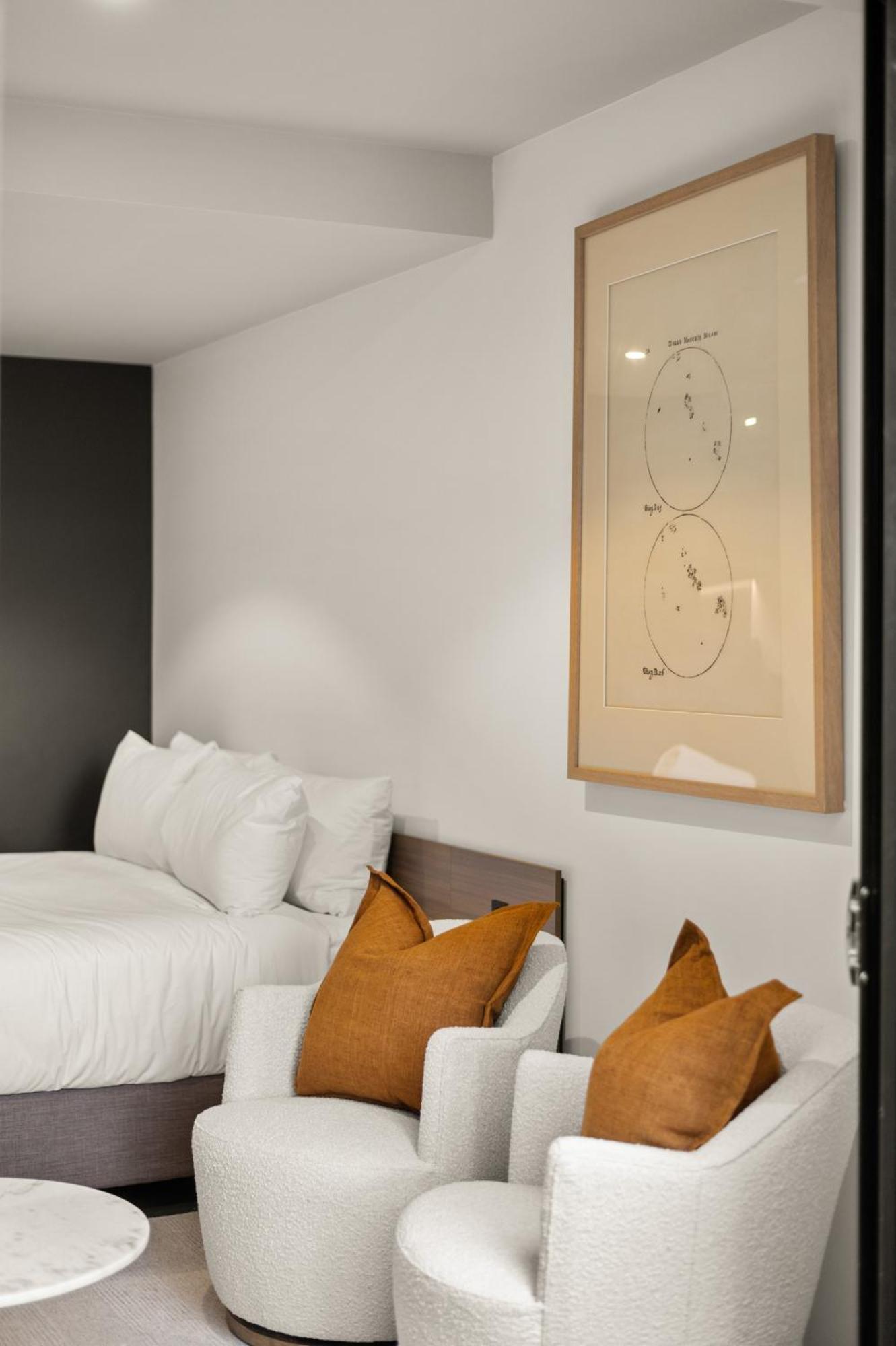 Spotless Braddon With Accessible Bathroom *