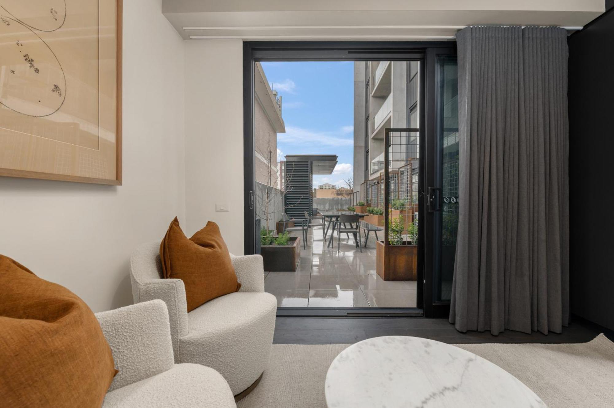 Spotless Braddon With Accessible Bathroom Apartment Canberra