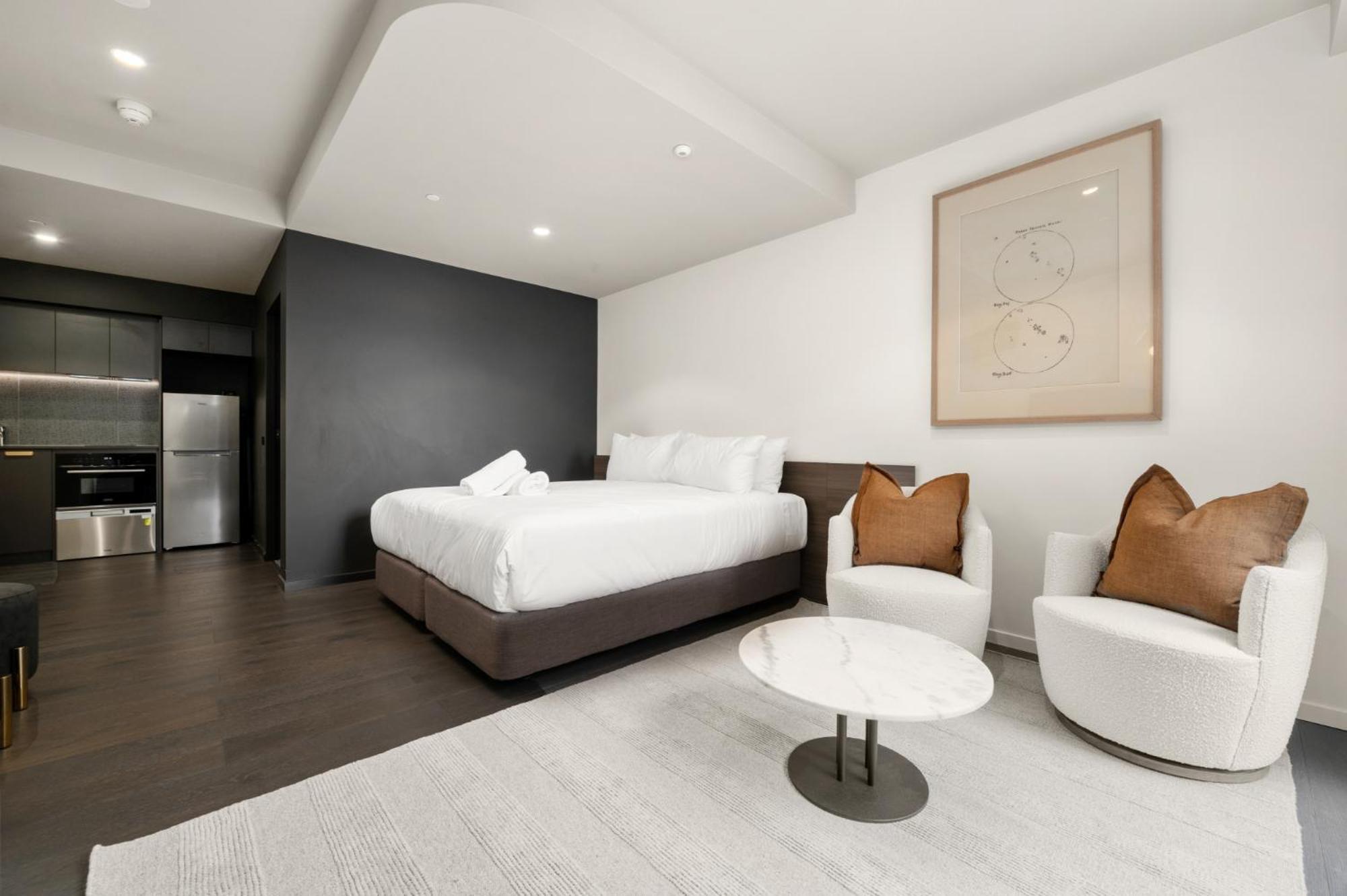 Spotless Braddon With Accessible Bathroom Canberra