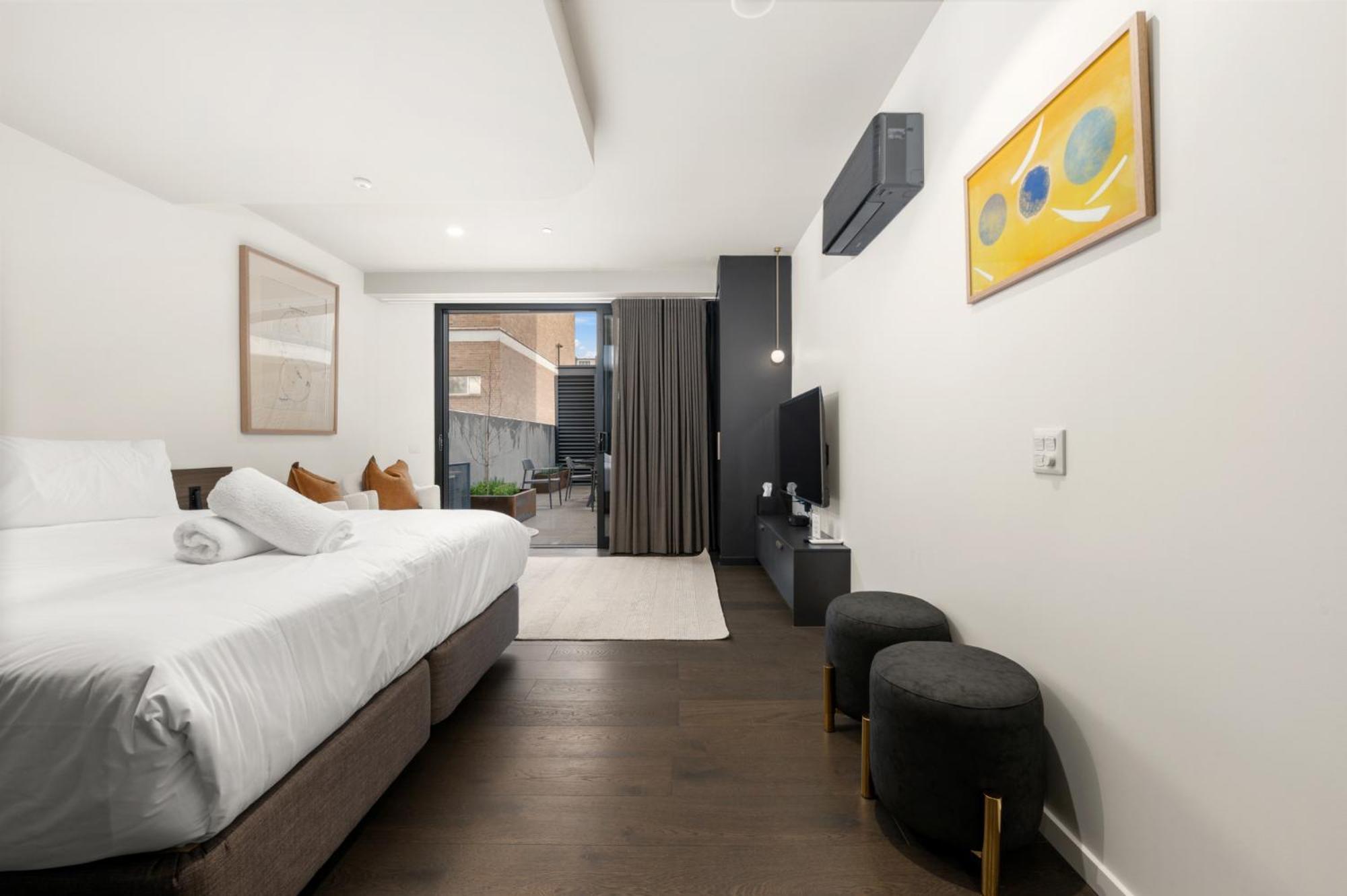 Spotless Braddon With Accessible Bathroom *