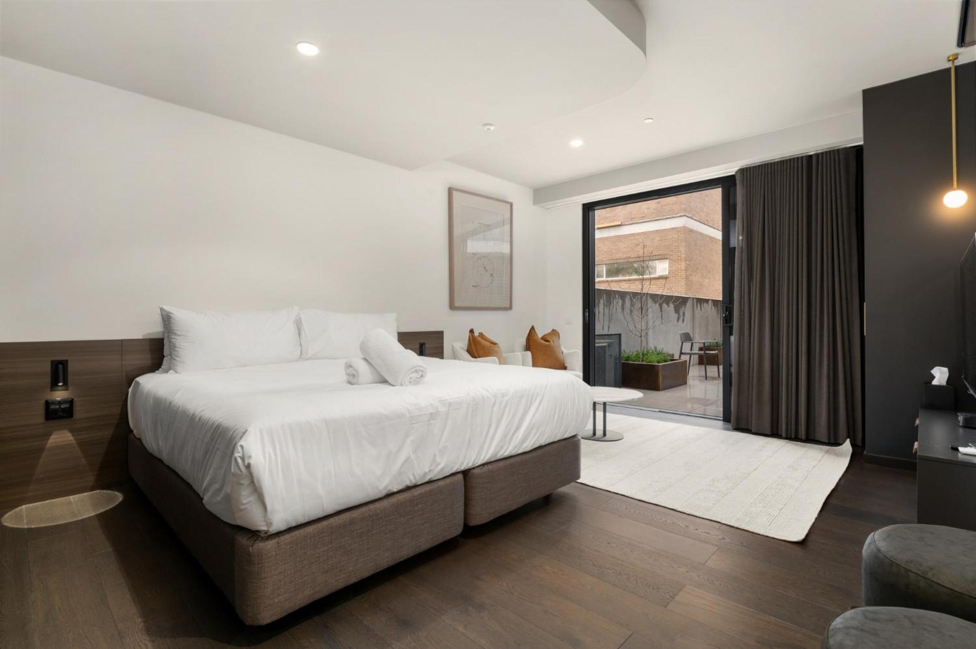 Spotless Braddon With Accessible Bathroom * Canberra