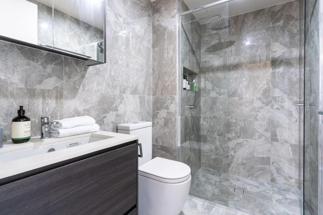 Apartment Perfectly Located 1br Ba Canberra