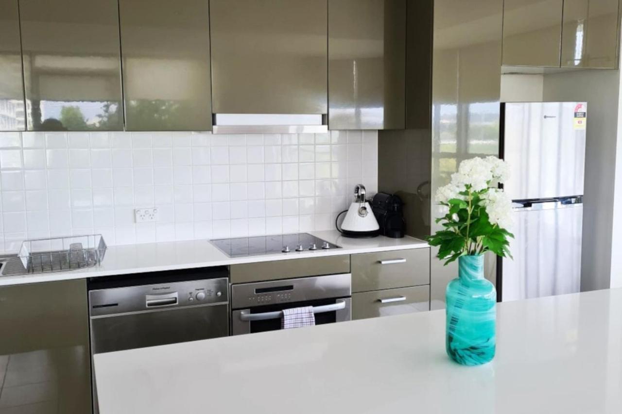 Grand 2br Between Anu And Apartment