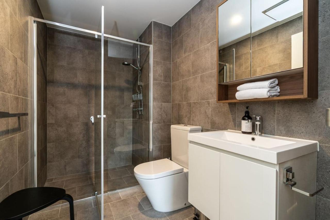 On Forbes 4 Mins To Centre Apartment *