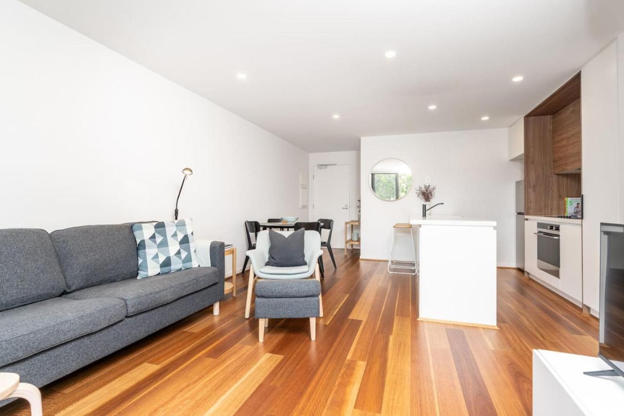 On Forbes 4 Mins To Centre Apartment *