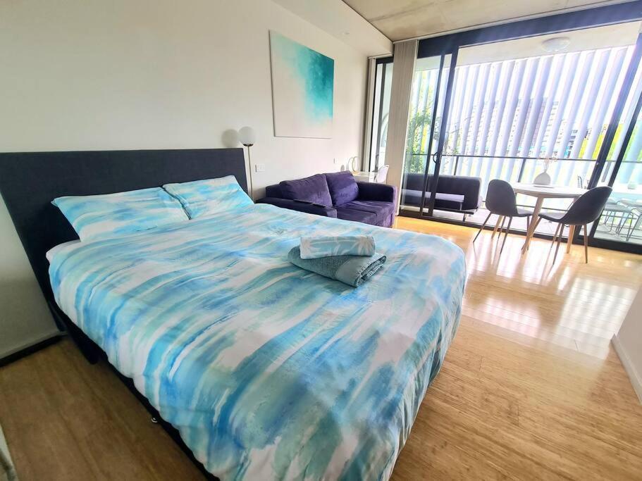 Apartment Stylish With Rooftop Pool, Minutes From And Anu *
