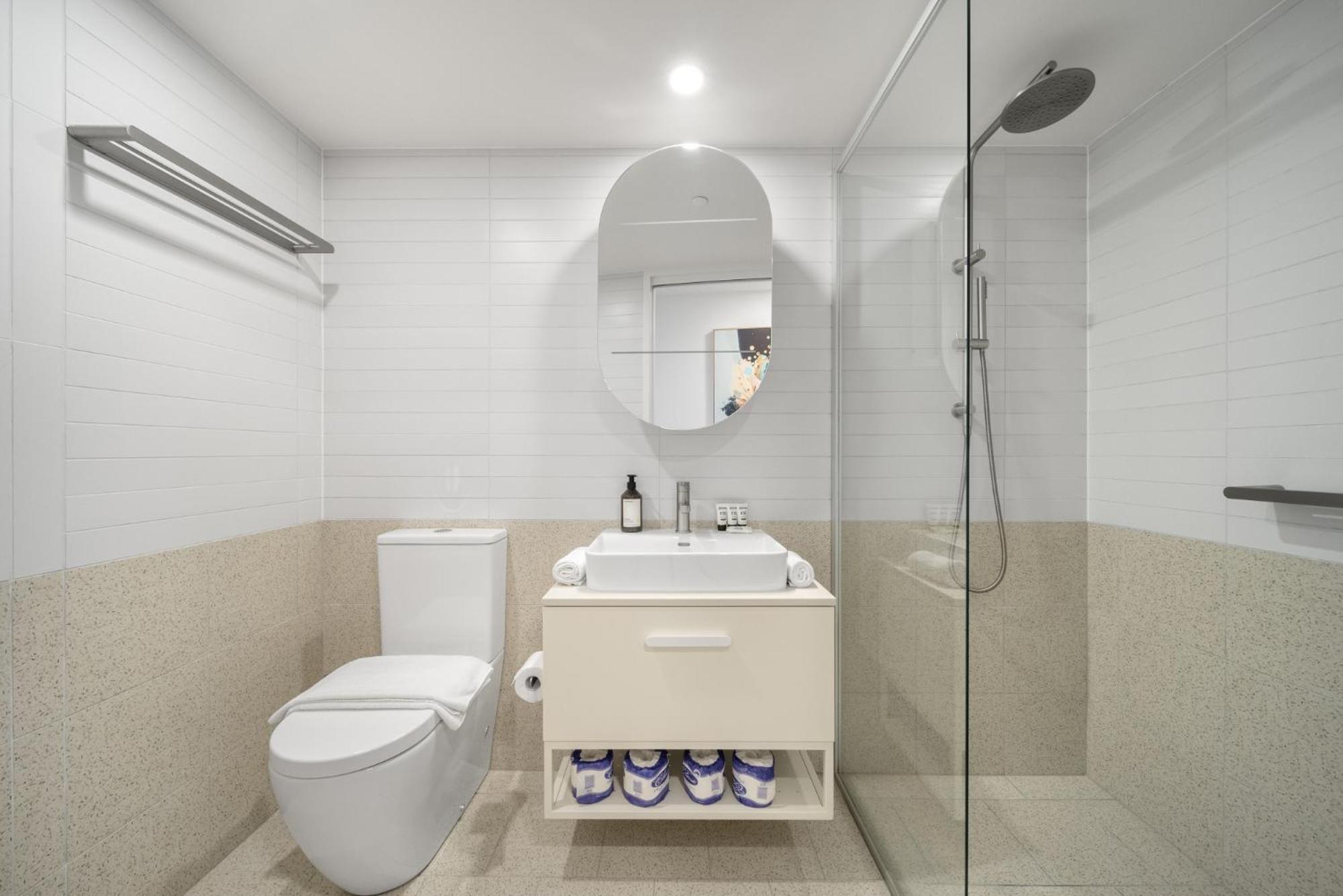 Sleek Inner-city 2-bed With Swimming Pool & Bbq Apartamento *