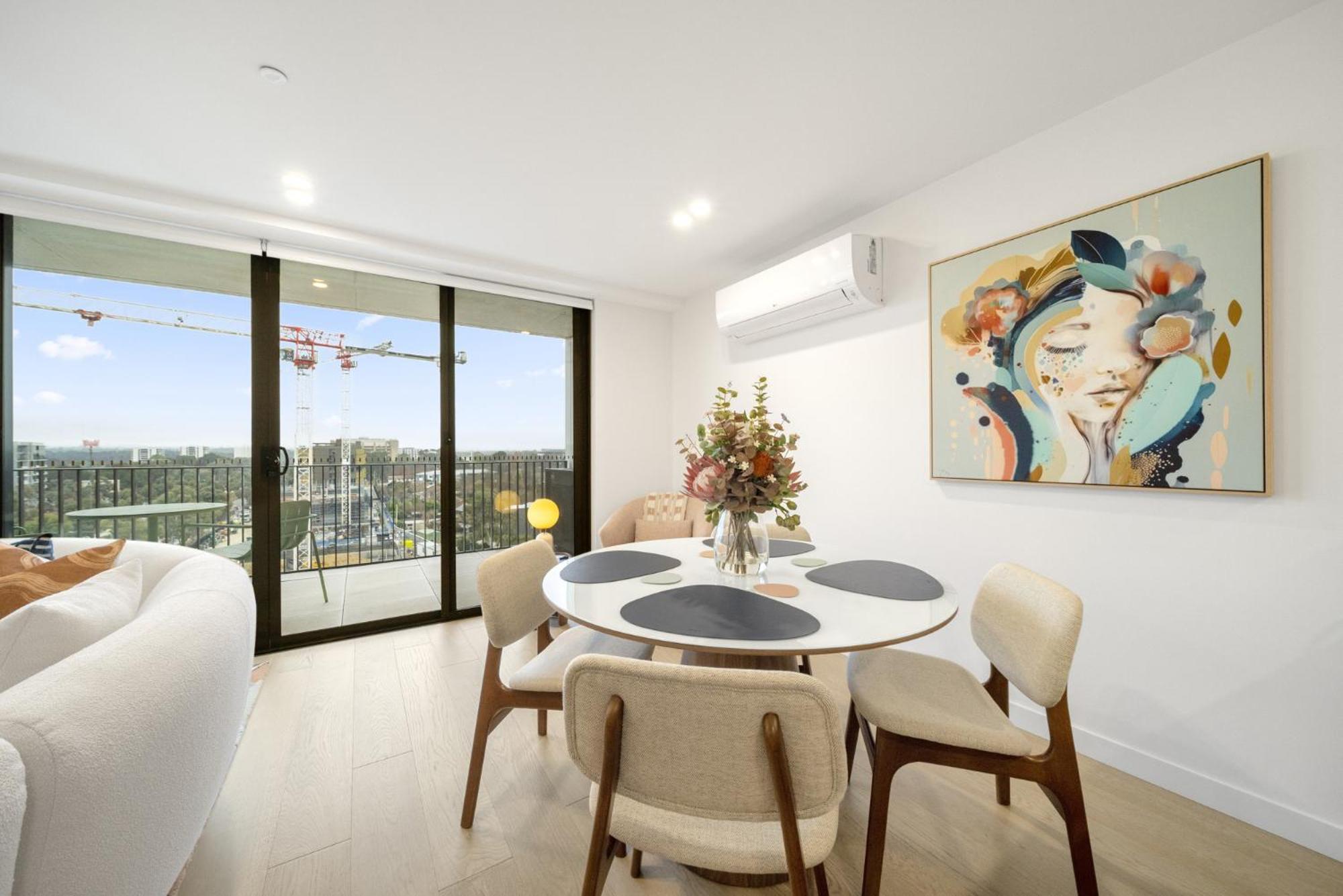 Sleek Inner-city 2-bed With Swimming Pool & Bbq Apartment Canberra