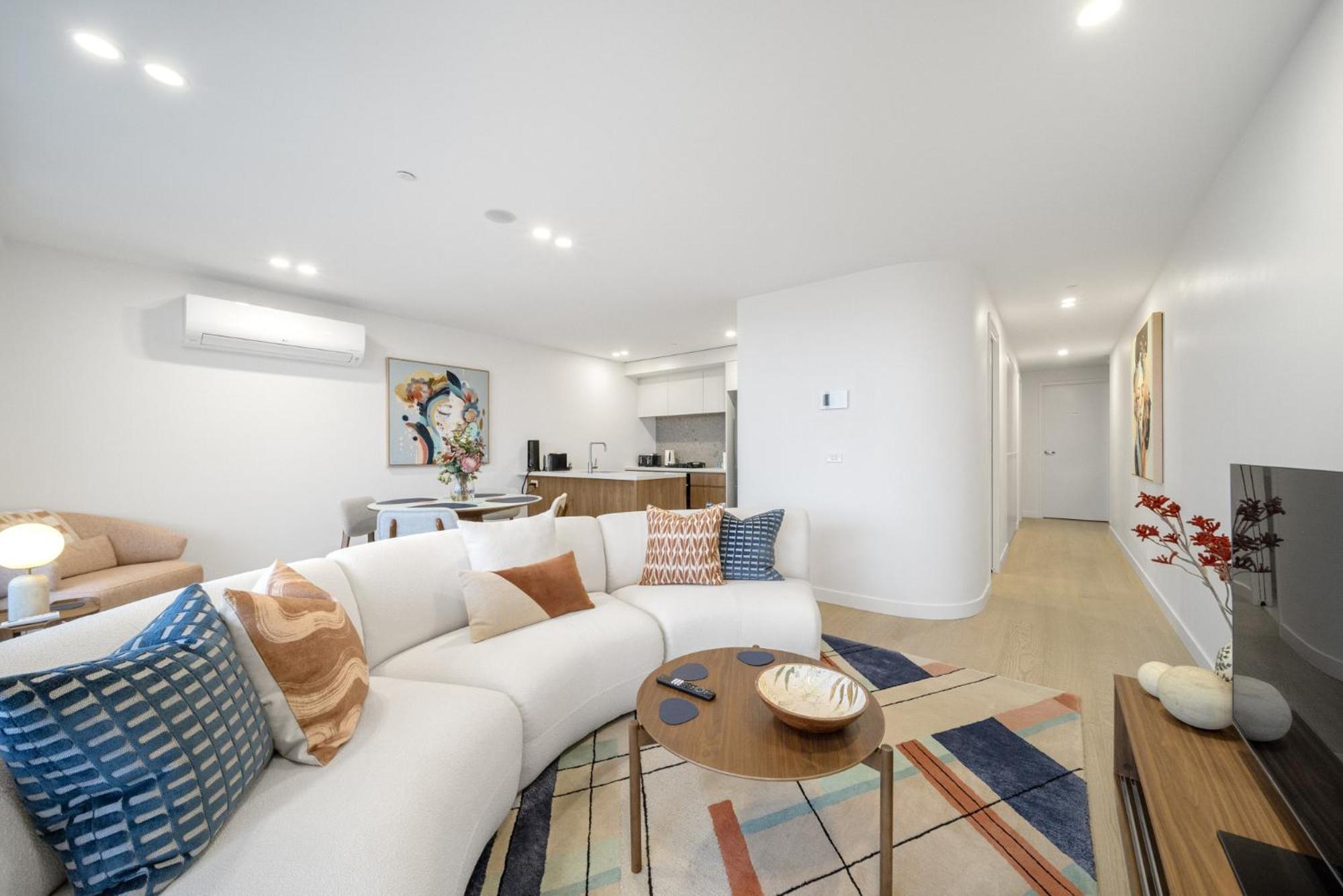 Sleek Inner-city 2-bed With Swimming Pool & Bbq * Camberra