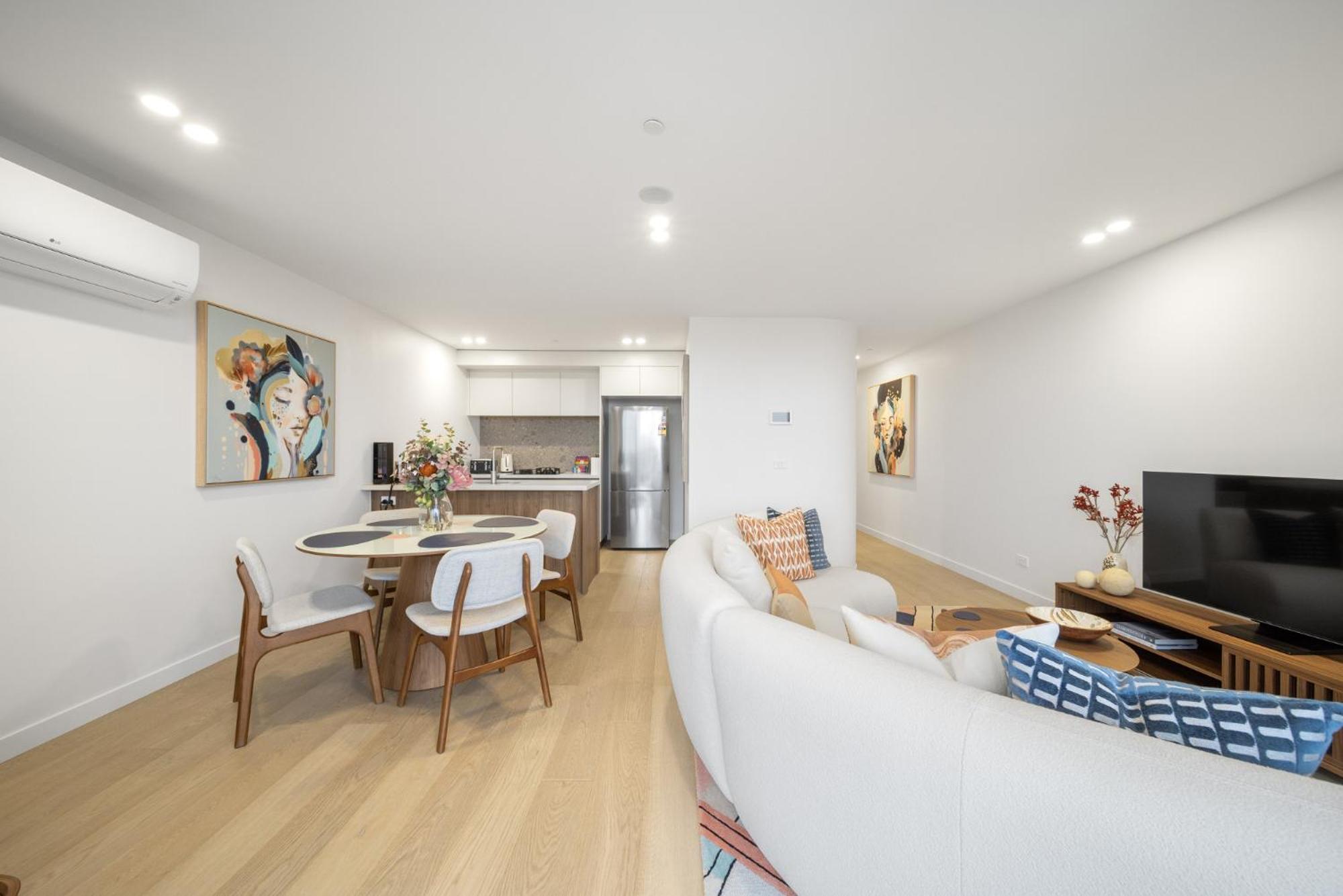 Sleek Inner-city 2-bed With Swimming Pool & Bbq Apartamento Camberra