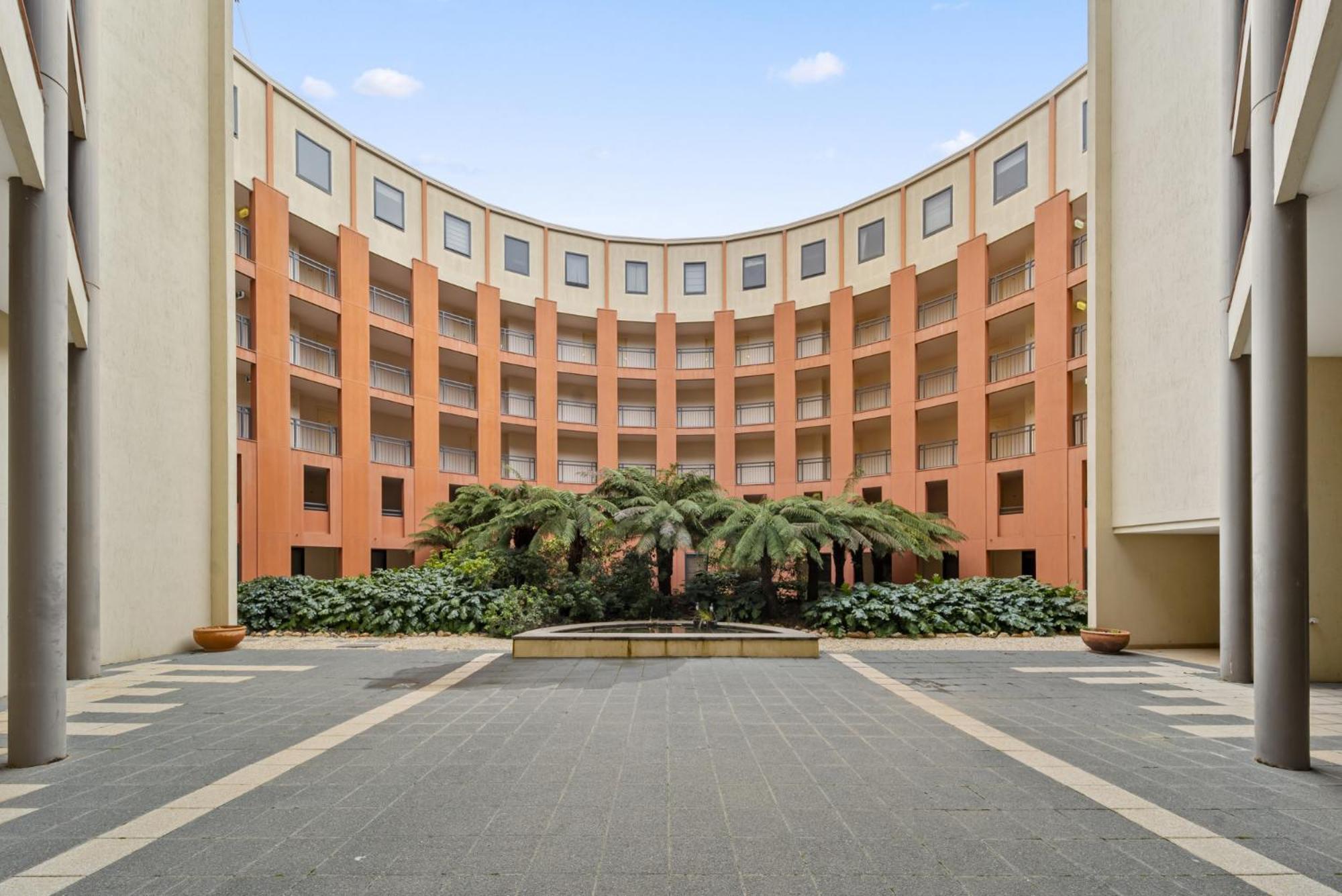 Apartment Loft-style Cbd 1-bed With Rooftop Terrace & Bbq Canberra