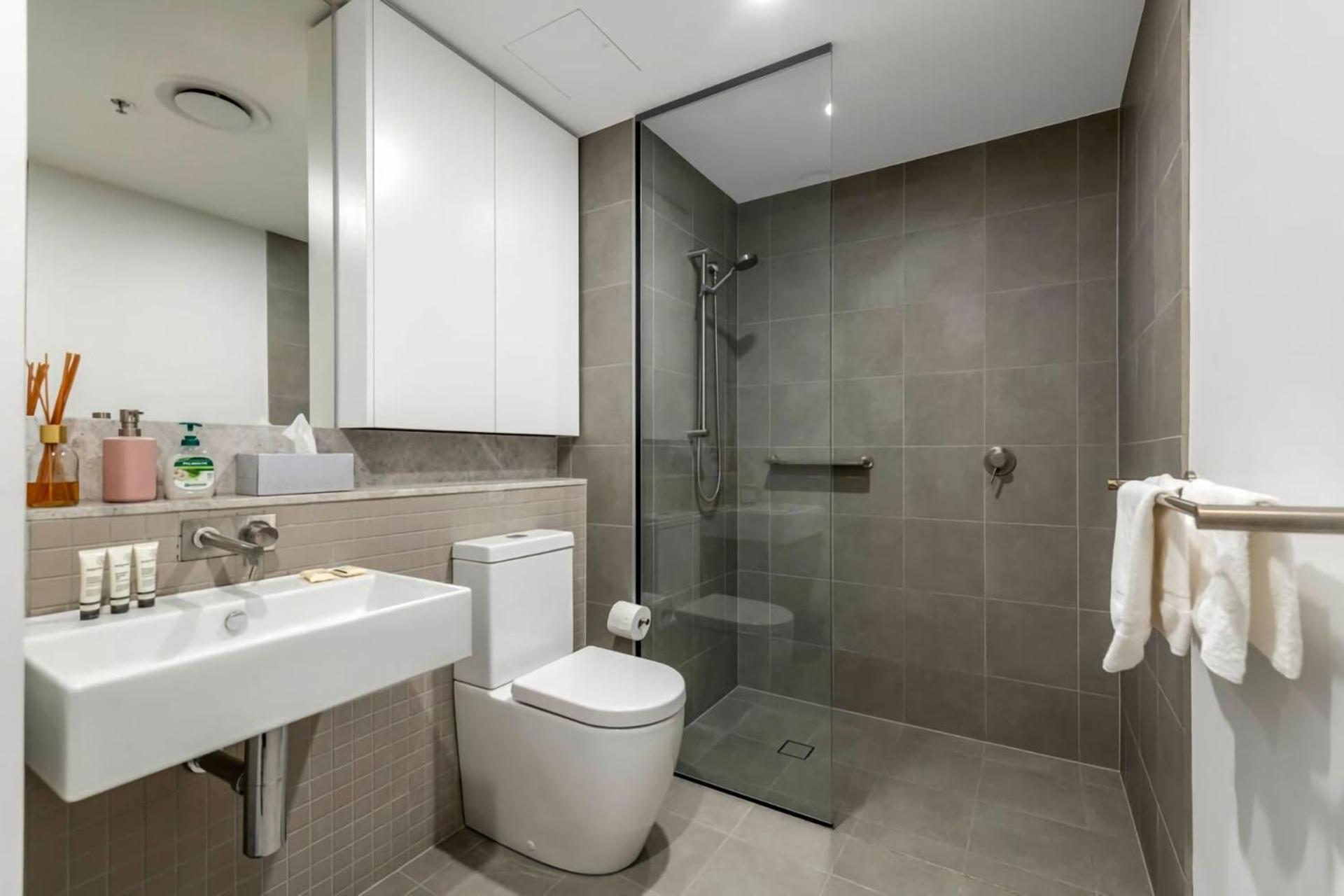 London Circuit Escape Apartment *