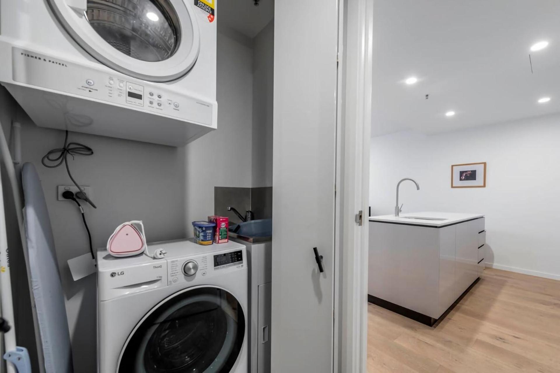 London Circuit Escape Apartment Canberra