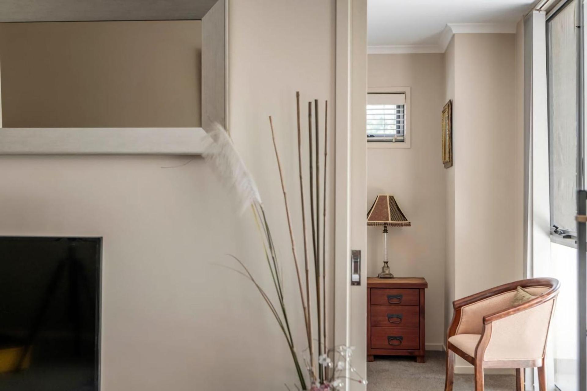 Quiet In Braddon Act Apartment *
