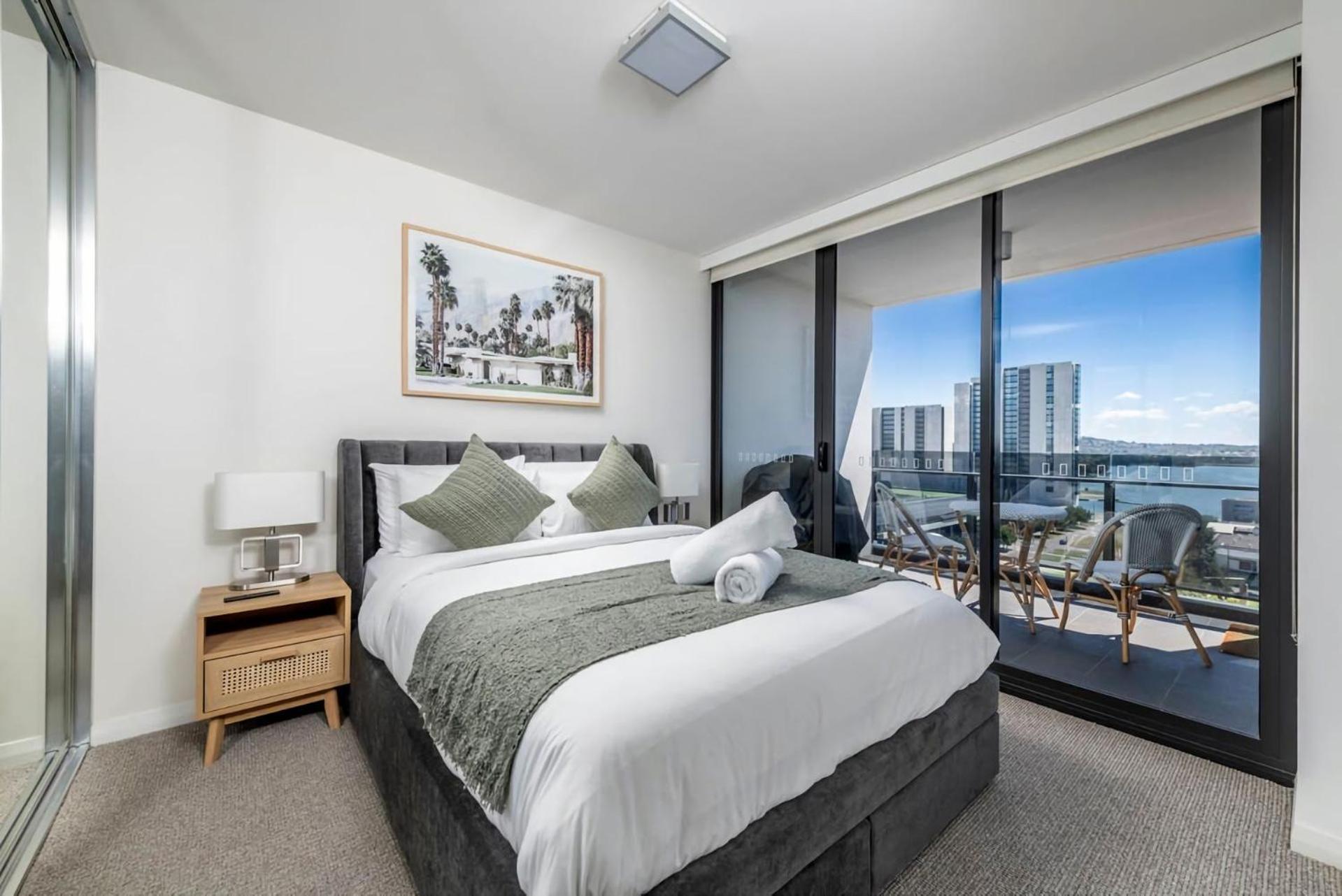 Apartment Sensational With Views