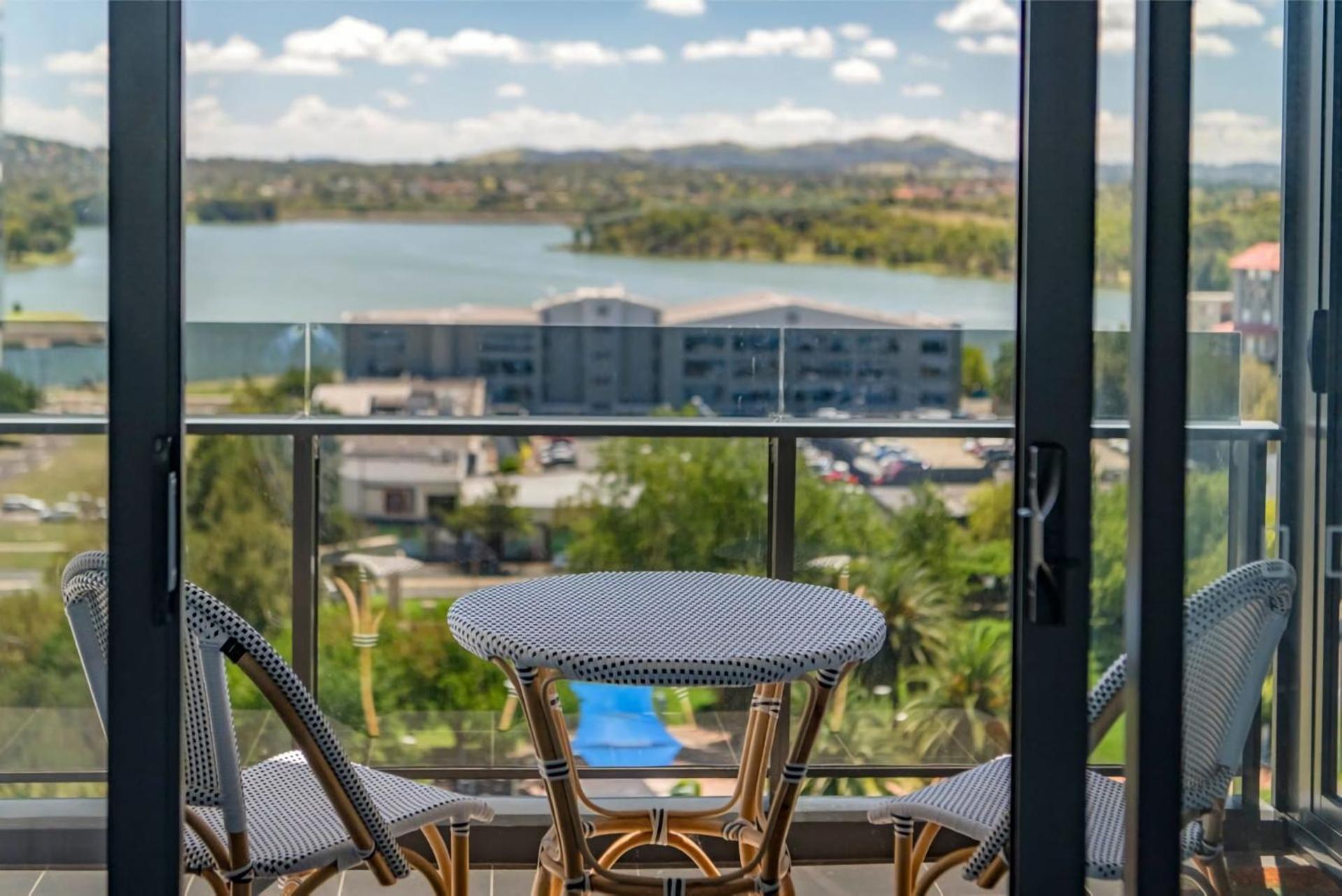Sensational With Views Canberra